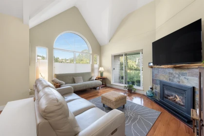 301 1468 Pemberton Avenue, Squamish, BC, Squamish — Apartment/Condo for sale