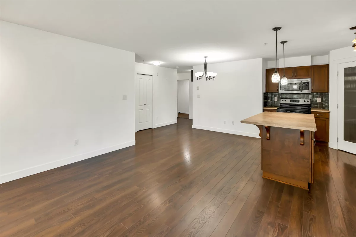 Breakfast Nook Photo of 108 2038 Sandalwood Crescent, Abbotsford, BC