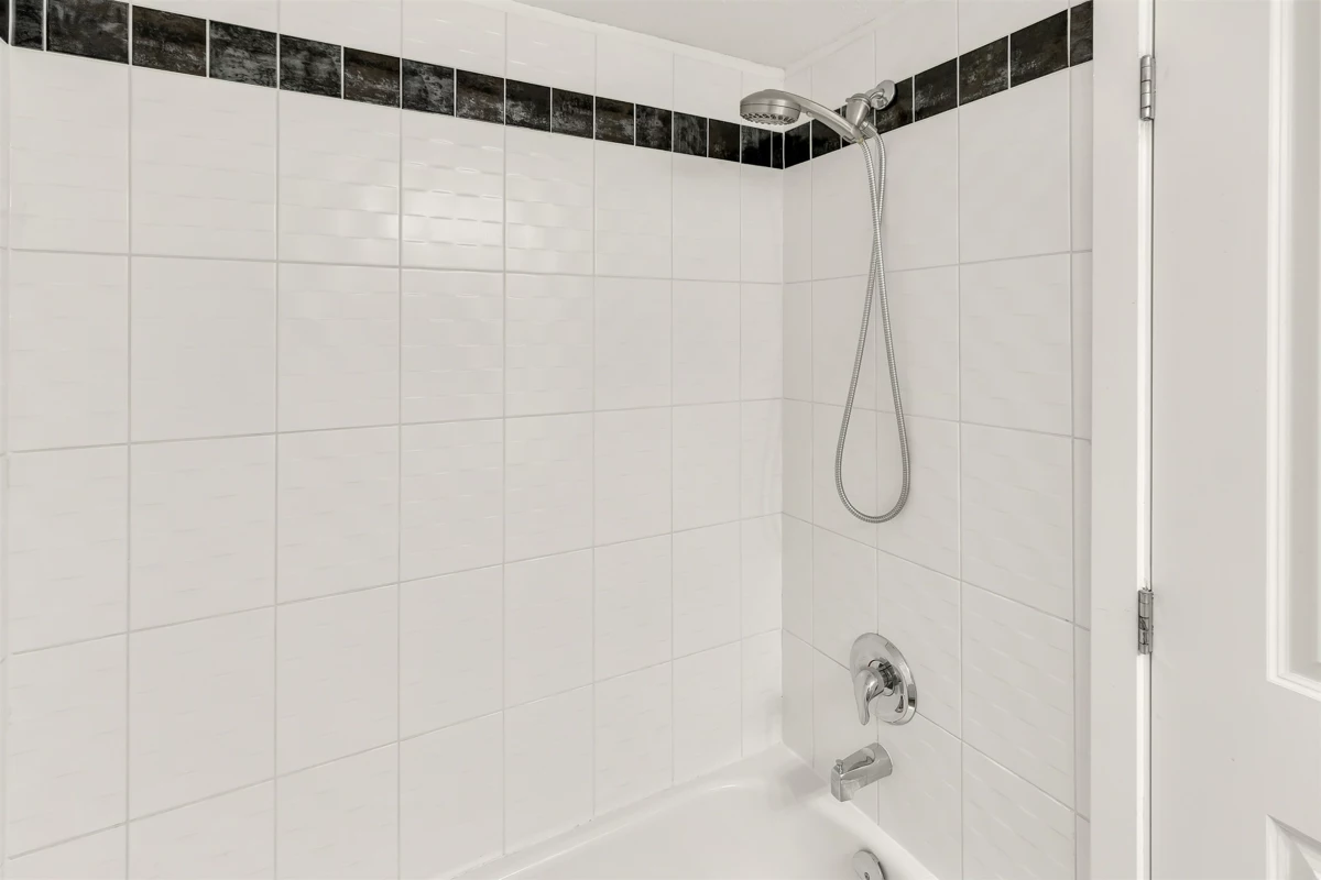 Hallway Photo of 108 2038 Sandalwood Crescent, Abbotsford, BC