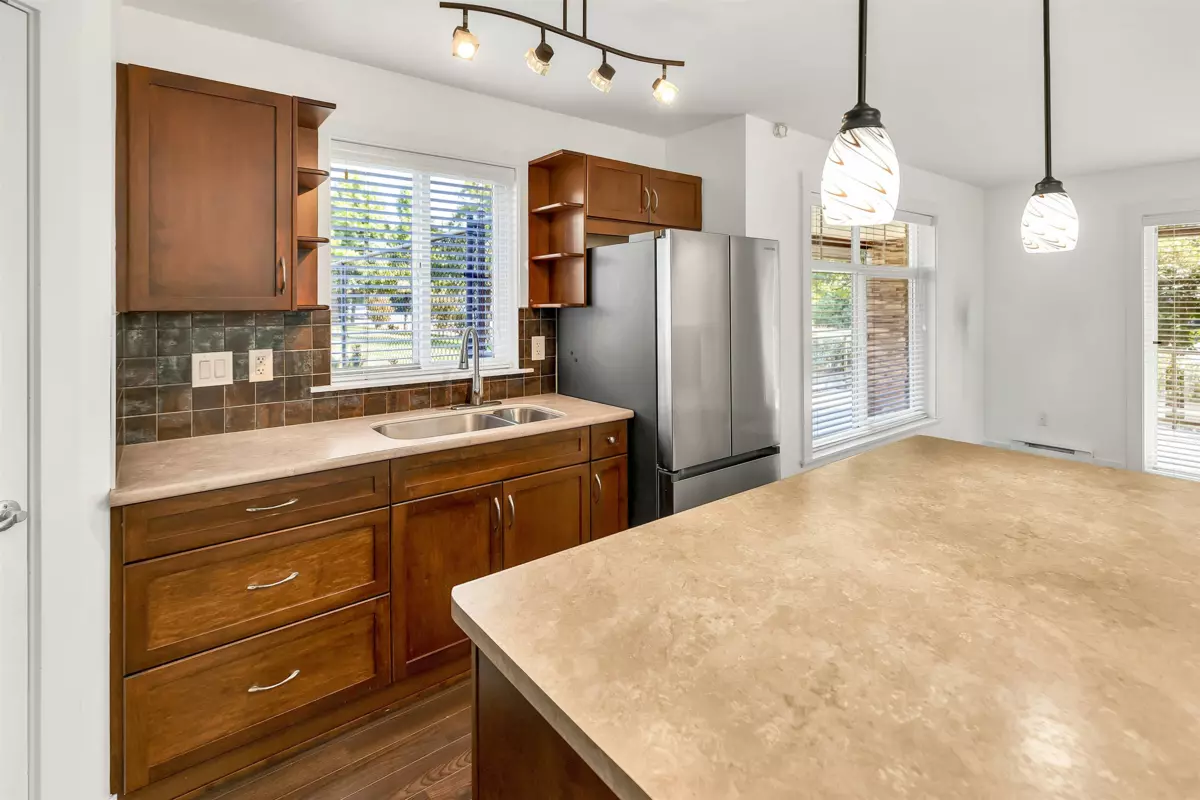 Primary Bedroom Photo of 108 2038 Sandalwood Crescent, Abbotsford, BC