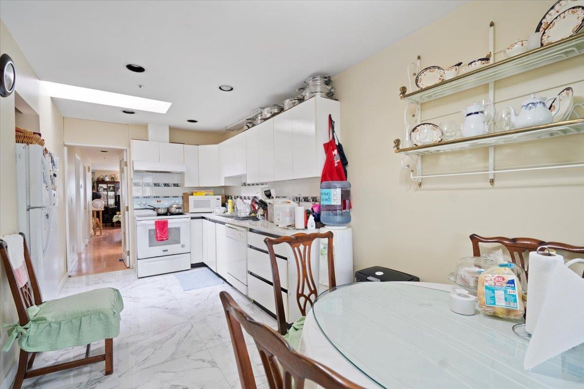 Kitchen Photo of 7138 Fraser Street, Vancouver, BC