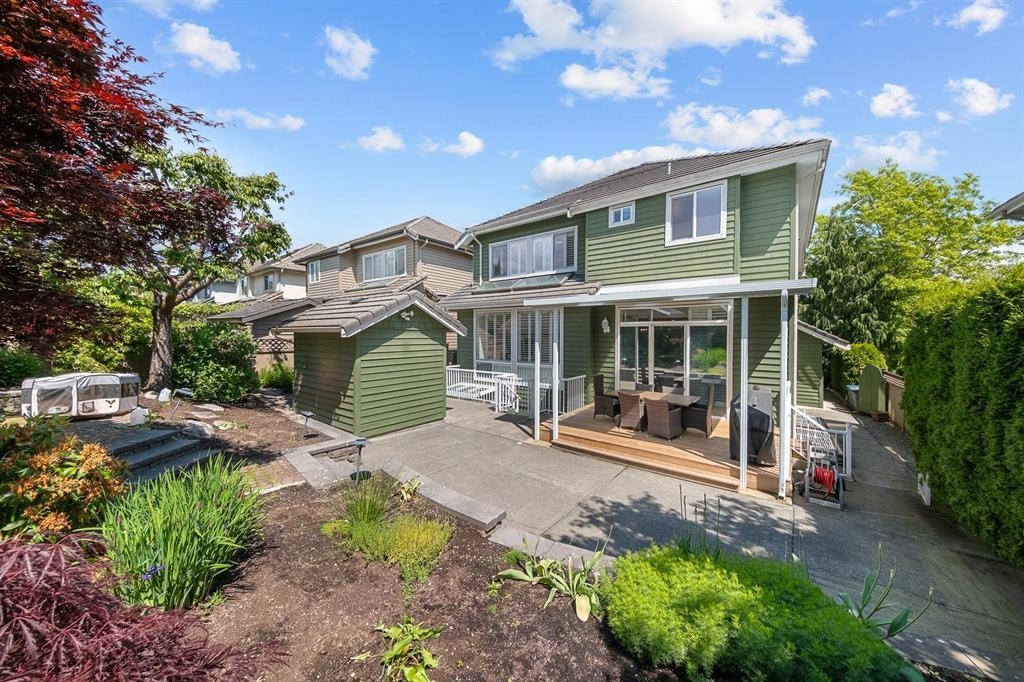 Laundry Room Photo of 3311 155b Street, Surrey, BC