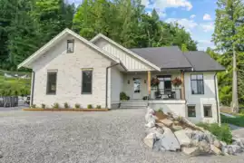 33593 Richards Avenue, Mission, BC