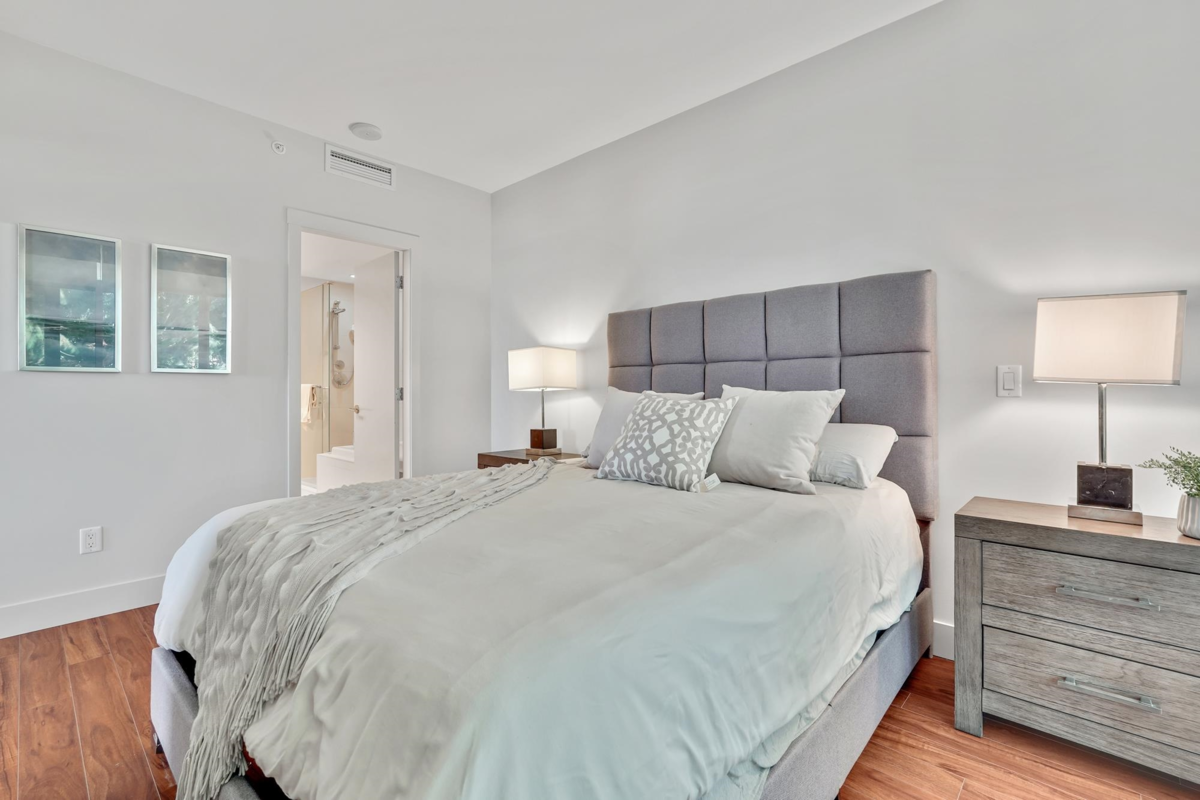 Bedroom 4 Photo of 404 15152 Russell Avenue, White Rock, BC