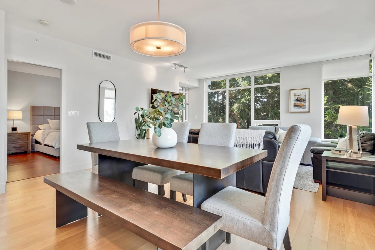 Breakfast Nook Photo of 404 15152 Russell Avenue, White Rock, BC