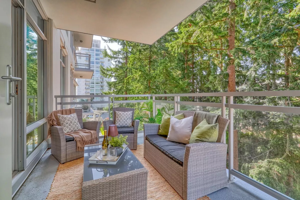 Loft / Bonus Room Photo of 404 15152 Russell Avenue, White Rock, BC