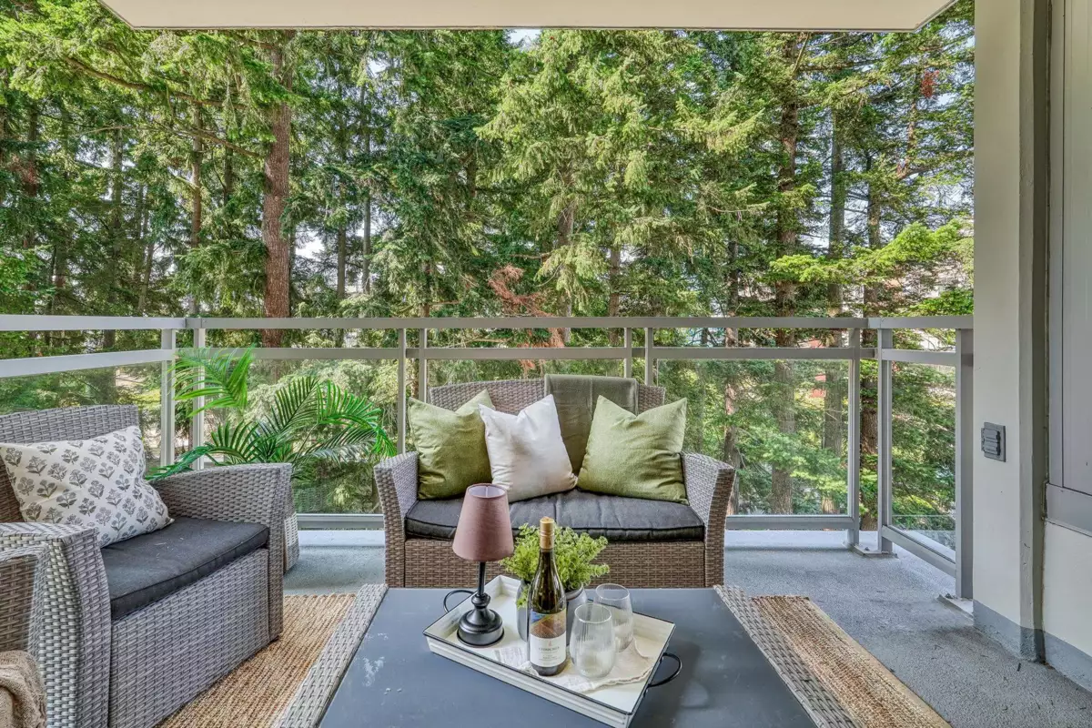 Office / Den Photo of 404 15152 Russell Avenue, White Rock, BC