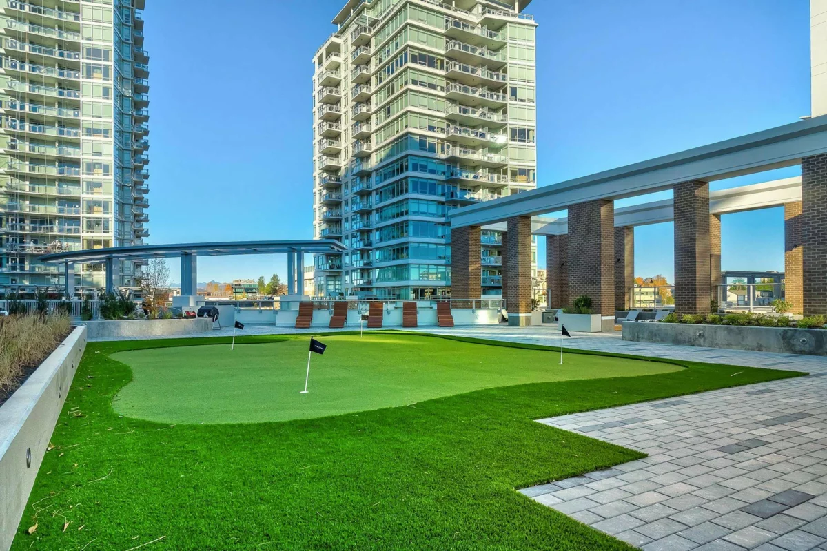 Outdoor Patio Photo of 404 15152 Russell Avenue, White Rock, BC