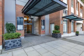 404 15152 Russell Avenue, White Rock, BC