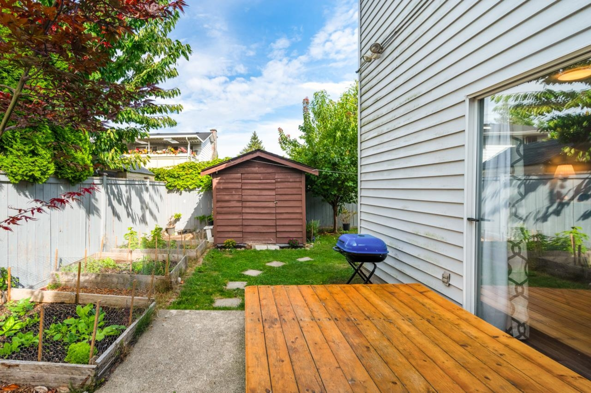 Guest Bathroom Photo of 11 10980 No. 2 Road, Richmond, BC