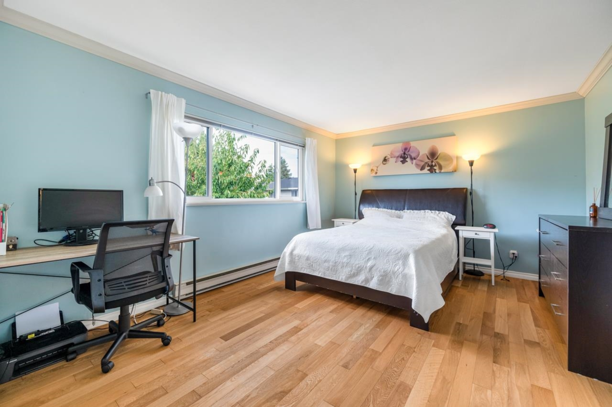 Primary Bathroom Photo of 11 10980 No. 2 Road, Richmond, BC