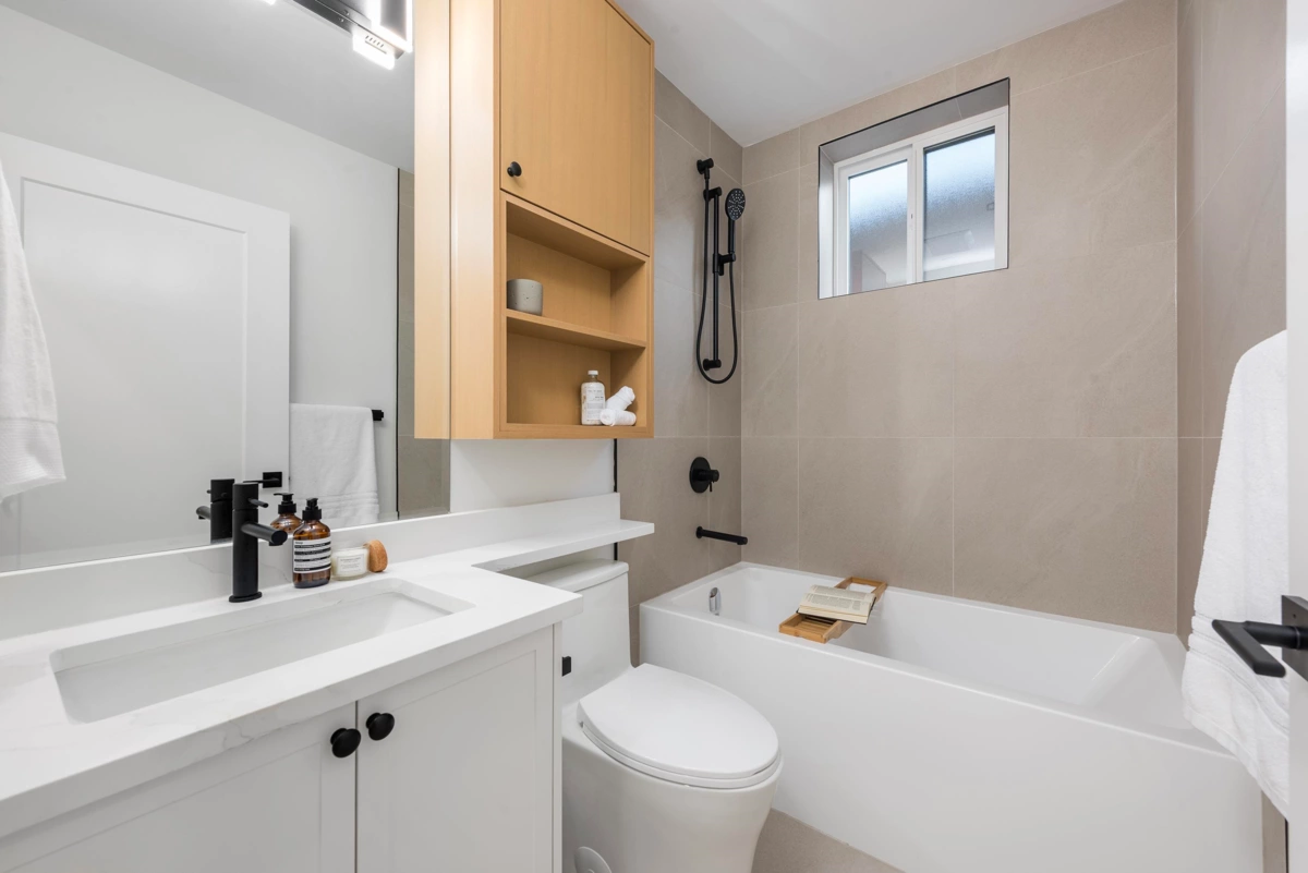 Guest Bathroom Photo of 1 4855 Dumfries Street, Vancouver, BC