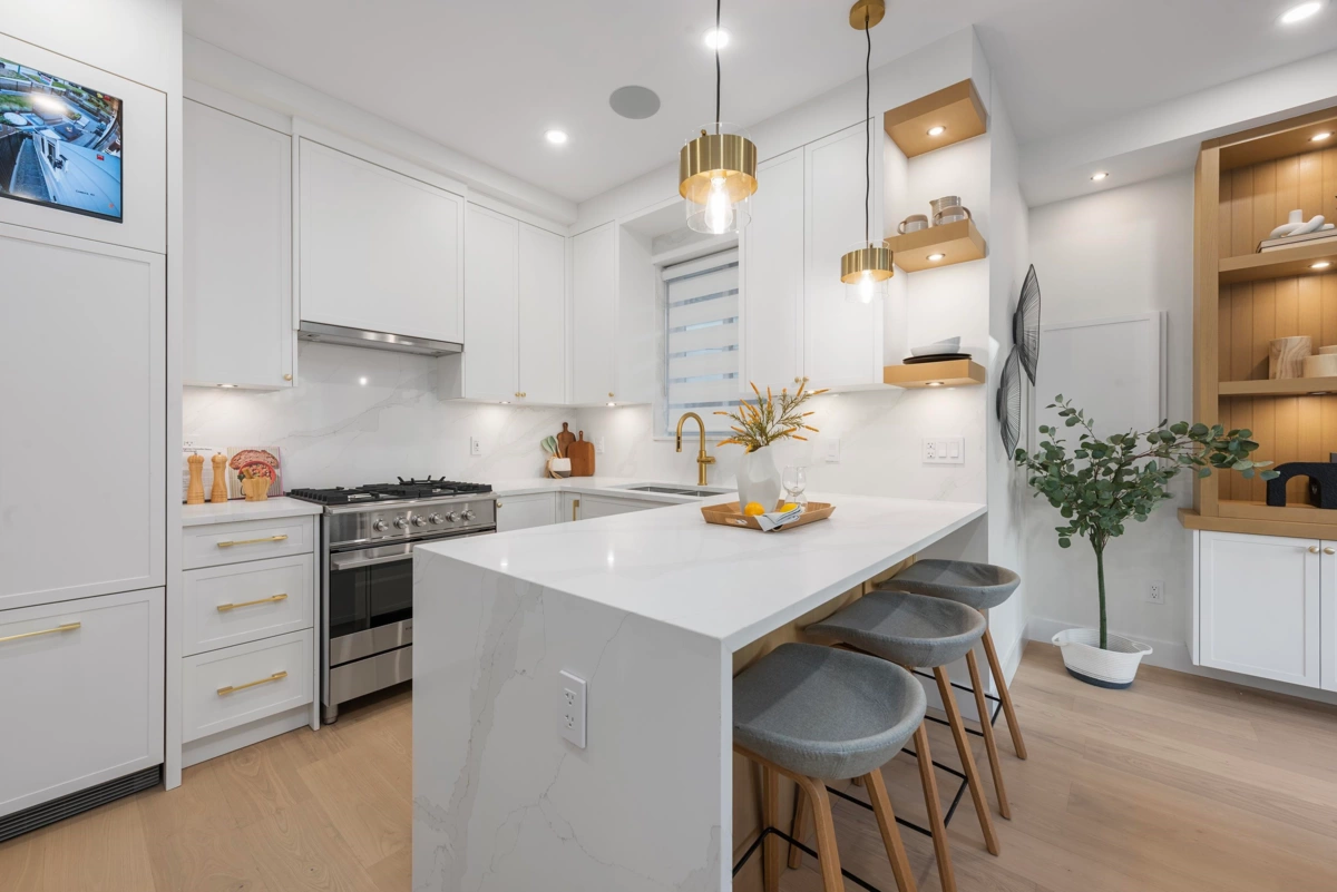 Kitchen Island Photo of 1 4855 Dumfries Street, Vancouver, BC
