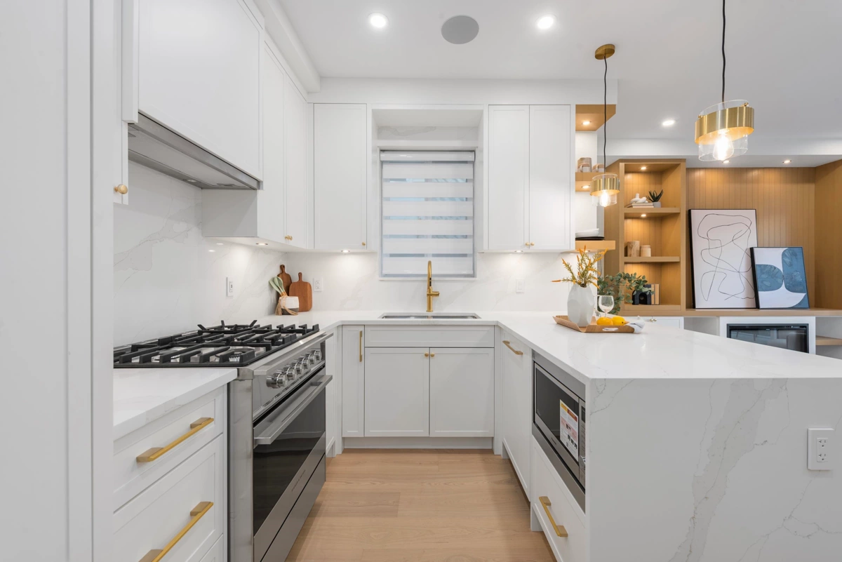 Kitchen Photo of 1 4855 Dumfries Street, Vancouver, BC