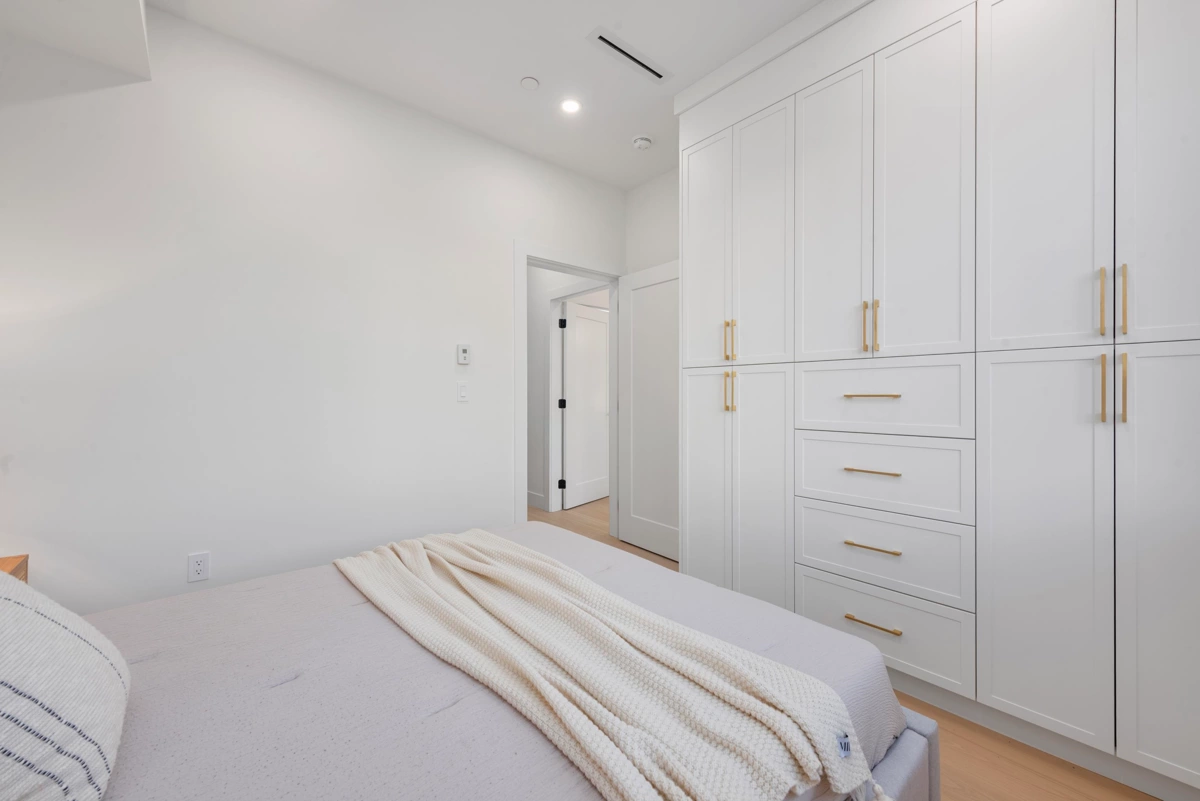 Powder Room Photo of 1 4855 Dumfries Street, Vancouver, BC