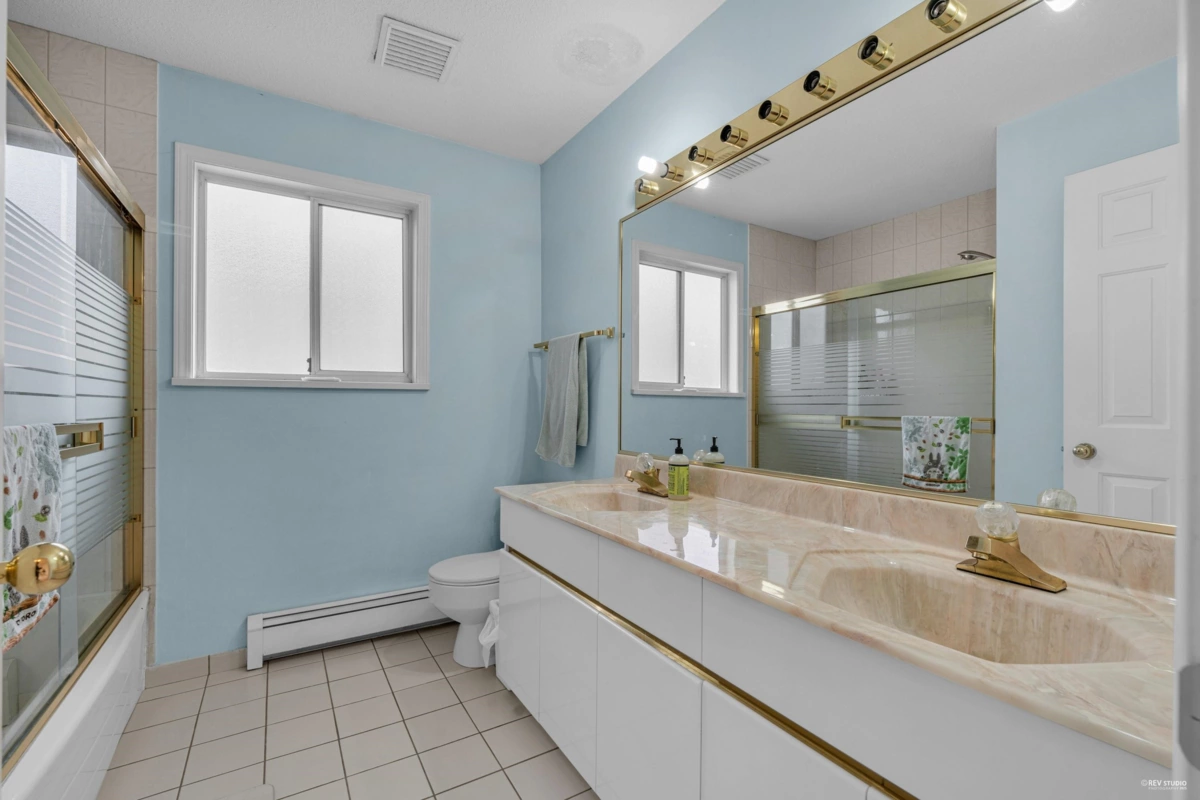 Backyard Photo of 426 W 44th Avenue, Vancouver, BC