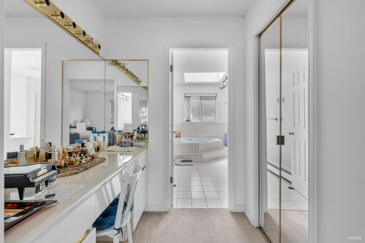 Front Yard Photo of 426 W 44th Avenue, Vancouver, BC