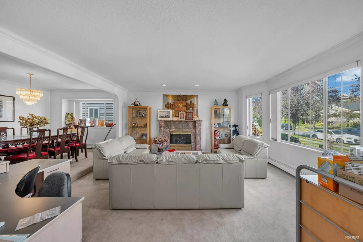 Kitchen Island Photo of 426 W 44th Avenue, Vancouver, BC
