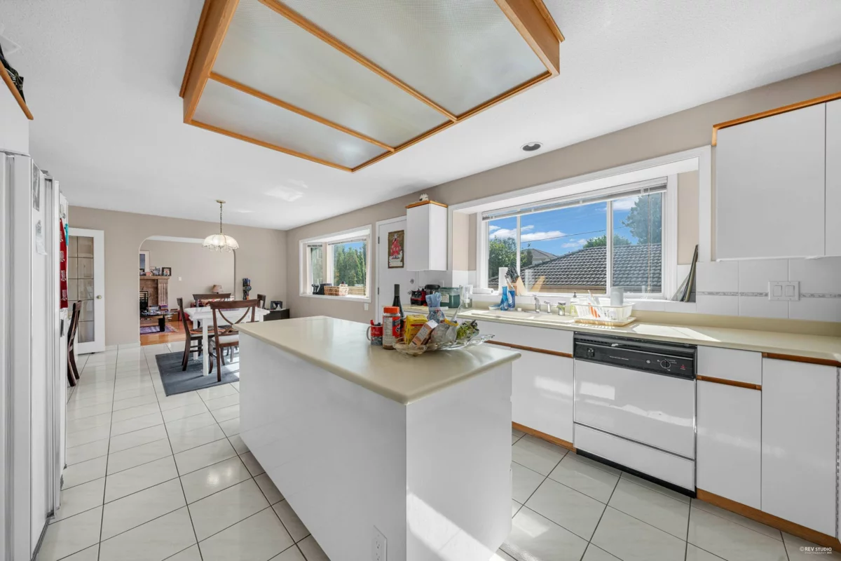 Laundry Room Photo of 426 W 44th Avenue, Vancouver, BC