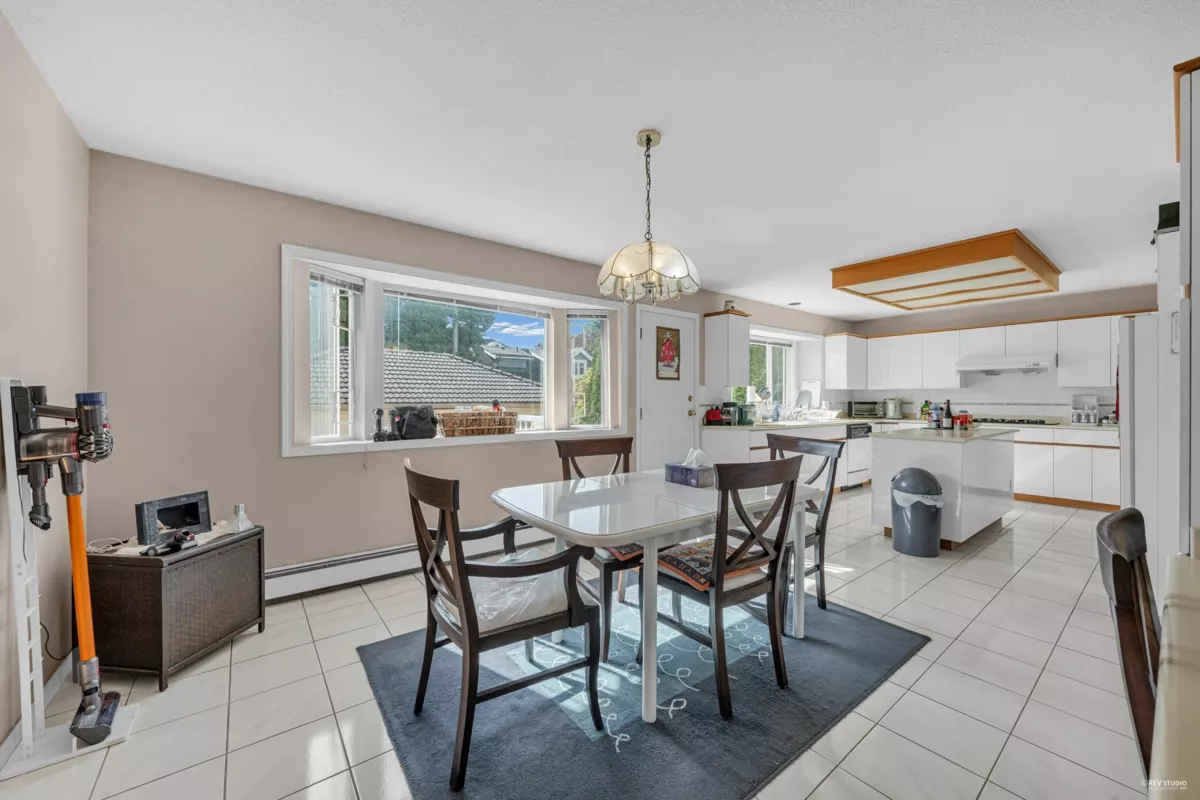 Powder Room Photo of 426 W 44th Avenue, Vancouver, BC