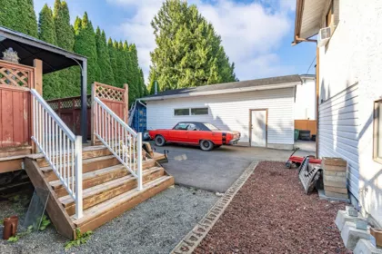 Breakfast Nook Photo of 46494 Elliott Avenue, Chilliwack, BC
