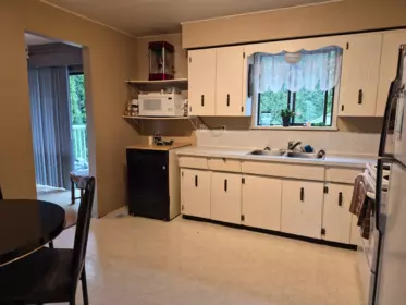 Kitchen Photo of 46494 Elliott Avenue, Chilliwack, BC