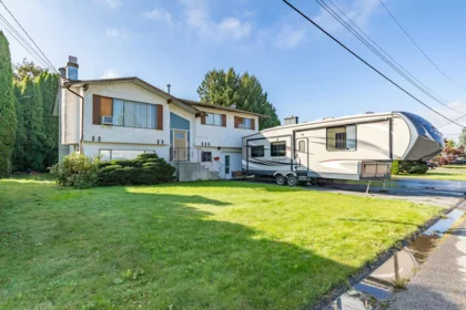 Living Room Photo of 46494 Elliott Avenue, Chilliwack, BC