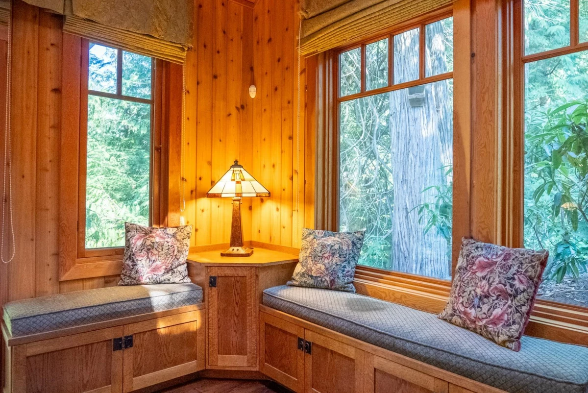 Entry Foyer Photo of 8807 Ainslie Point Road, Pender Island, BC