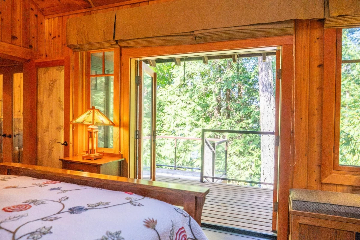 Hallway Photo of 8807 Ainslie Point Road, Pender Island, BC