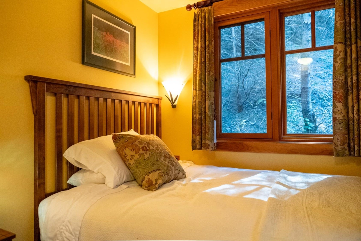 Hot Tub / Spa Photo of 8807 Ainslie Point Road, Pender Island, BC