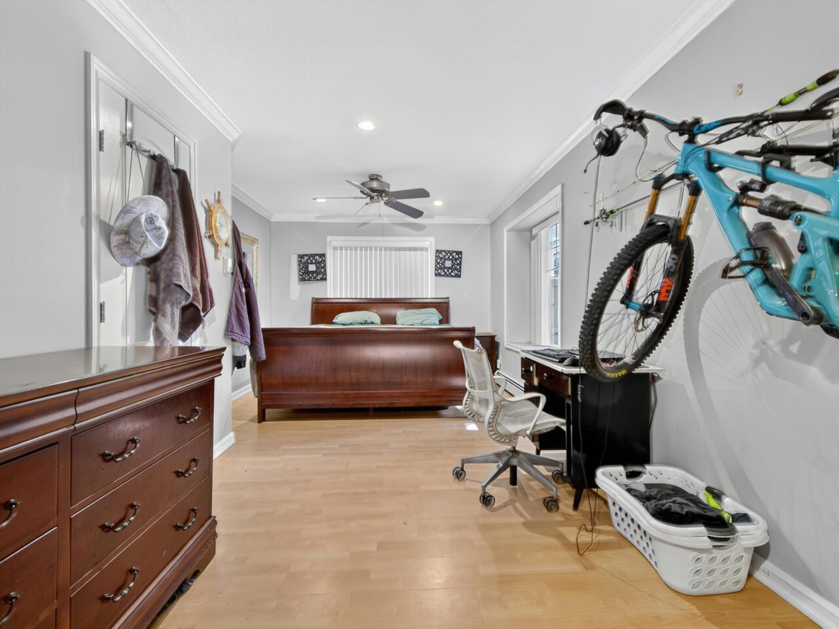 Hallway Photo of 8011 163rd Street, Surrey, BC