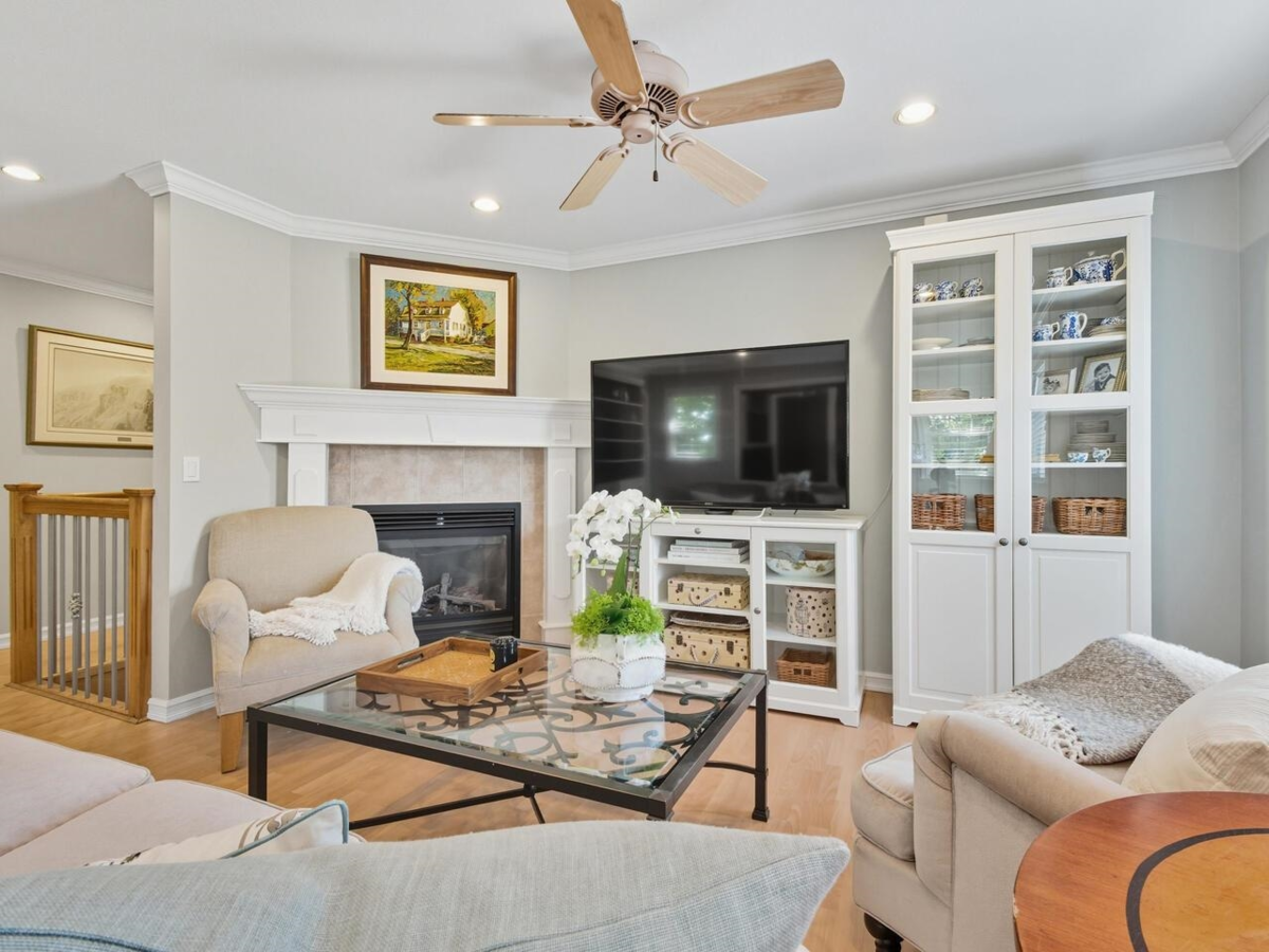 Kitchen Photo of 8011 163rd Street, Surrey, BC