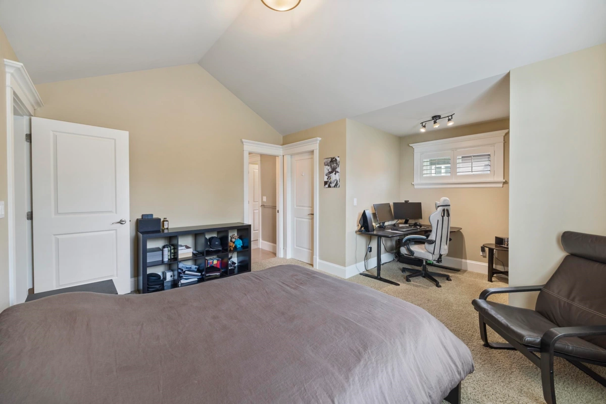 Hot Tub / Spa Photo of 618 Berry Street, Coquitlam, BC