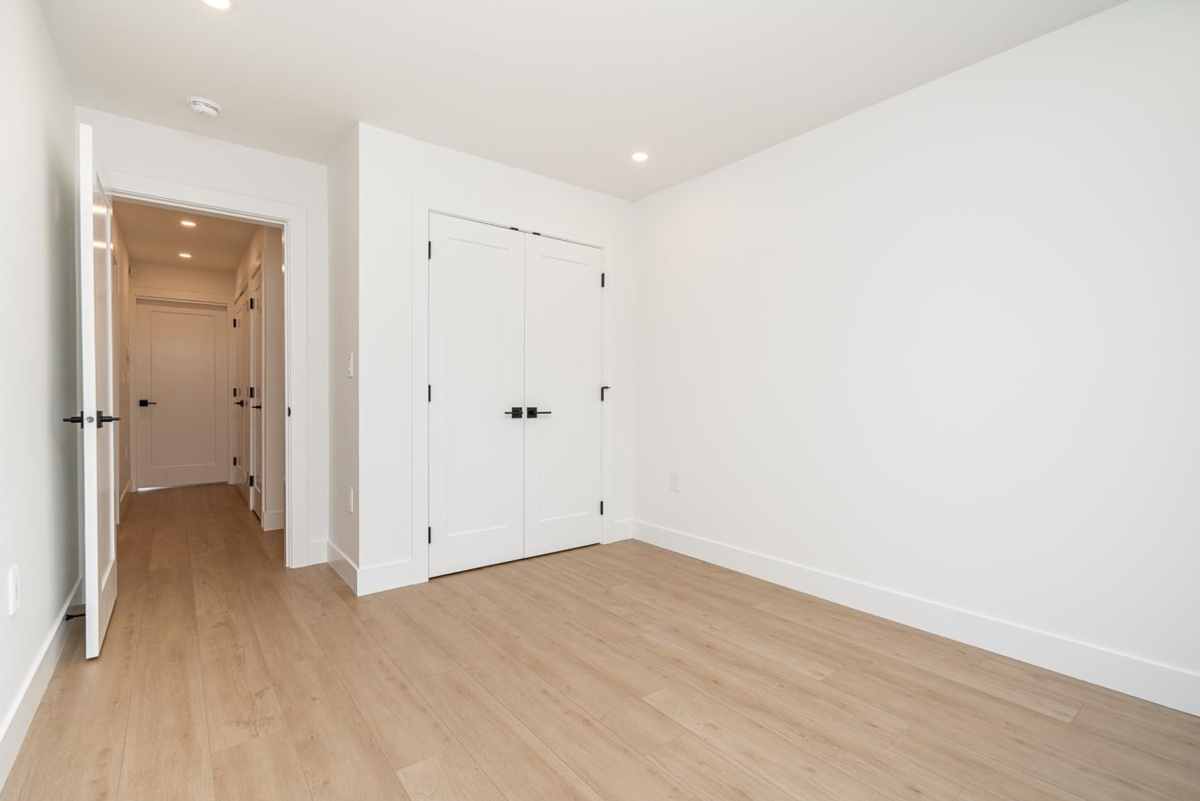 Laundry Room Photo of 2 128 N Grosvenor Avenue, Burnaby, BC