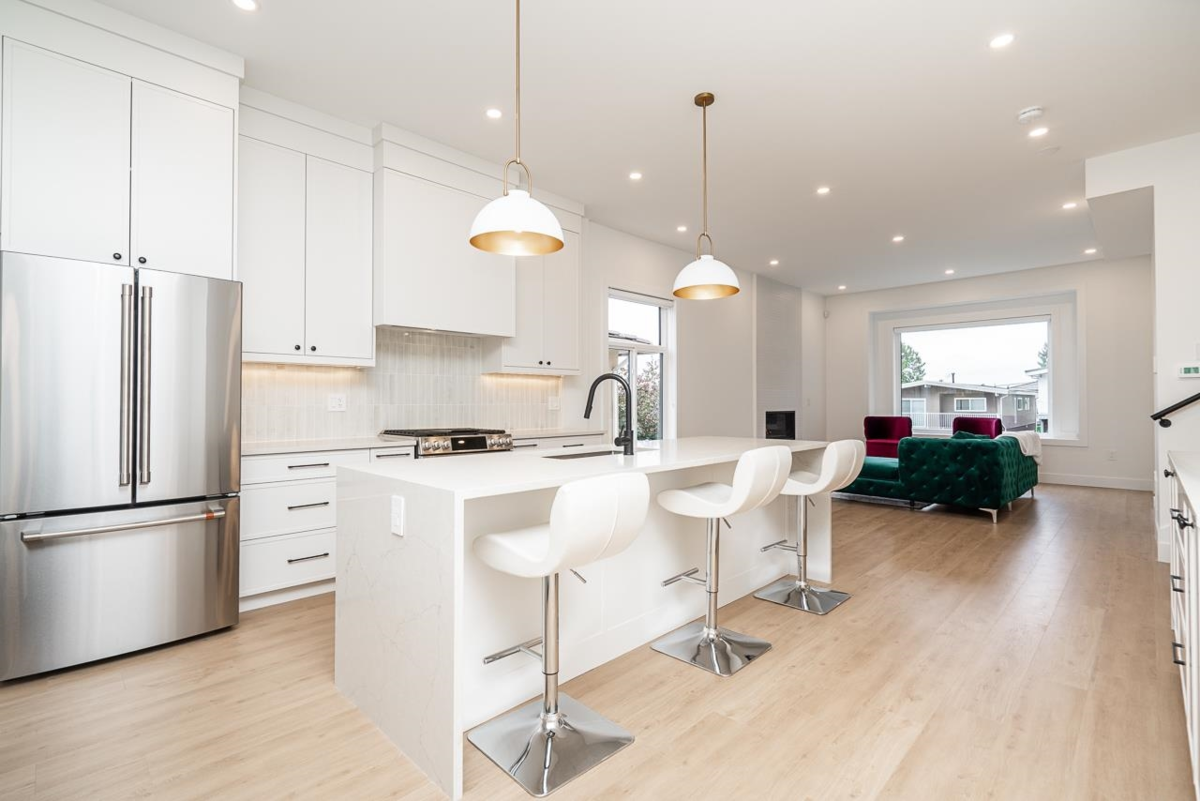 Primary Bedroom Photo of 2 128 N Grosvenor Avenue, Burnaby, BC