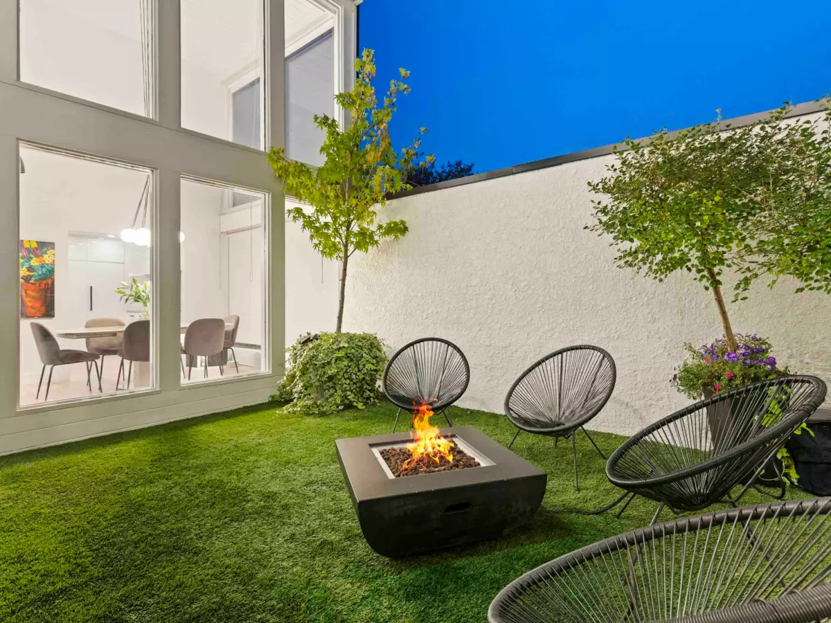 Hot Tub / Spa Photo of 4615 W 7th Avenue, Vancouver, BC