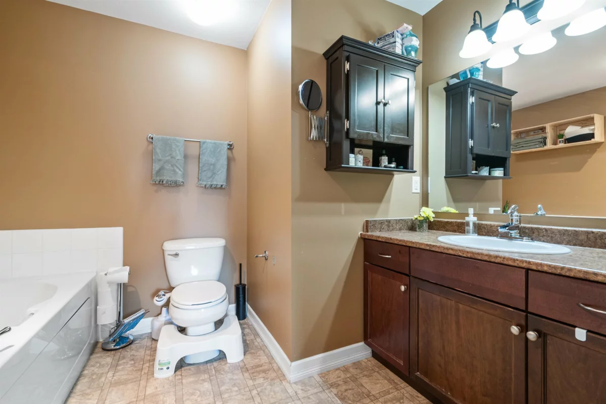 Basement Recreation Room Photo of 25 46778 Hudson Road, Sardis, BC