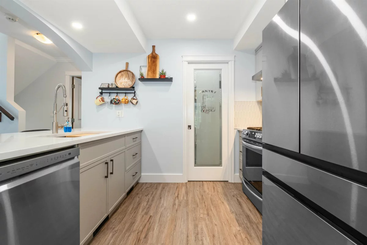 Breakfast Nook Photo of 25 46778 Hudson Road, Sardis, BC