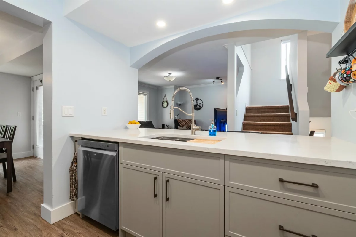 Dining Area Photo of 25 46778 Hudson Road, Sardis, BC