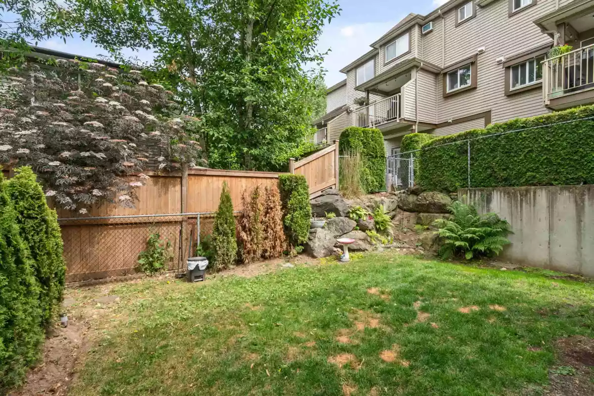 Front Yard Photo of 25 46778 Hudson Road, Sardis, BC