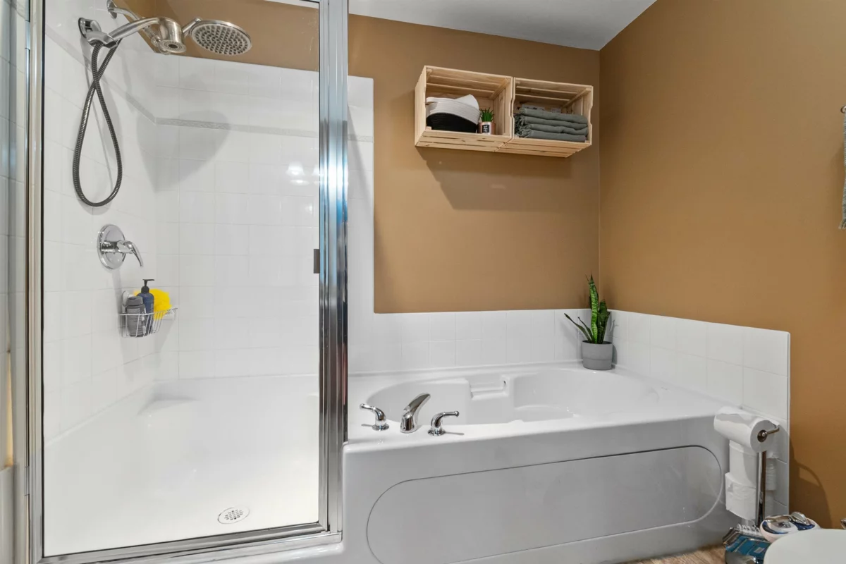 Laundry Room Photo of 25 46778 Hudson Road, Sardis, BC