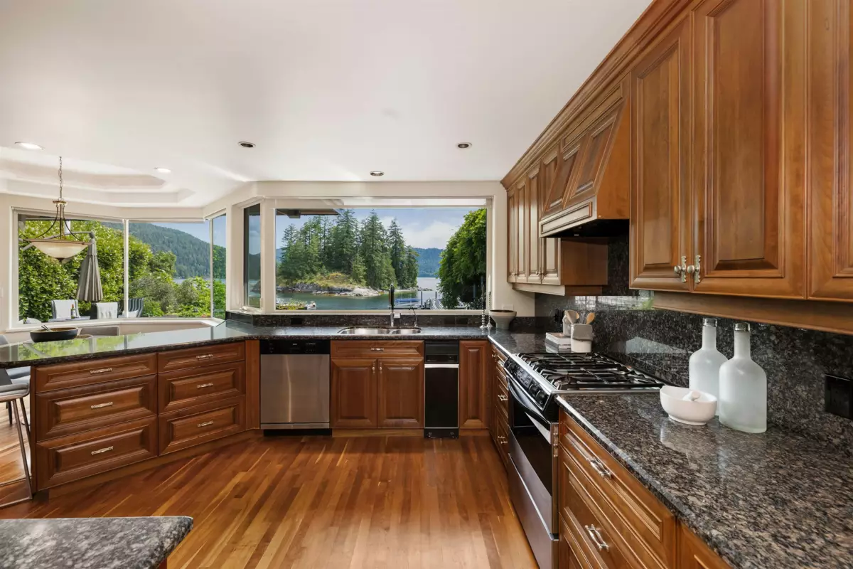 Office / Den Photo of 4625 Strathcona Road, North Vancouver, BC