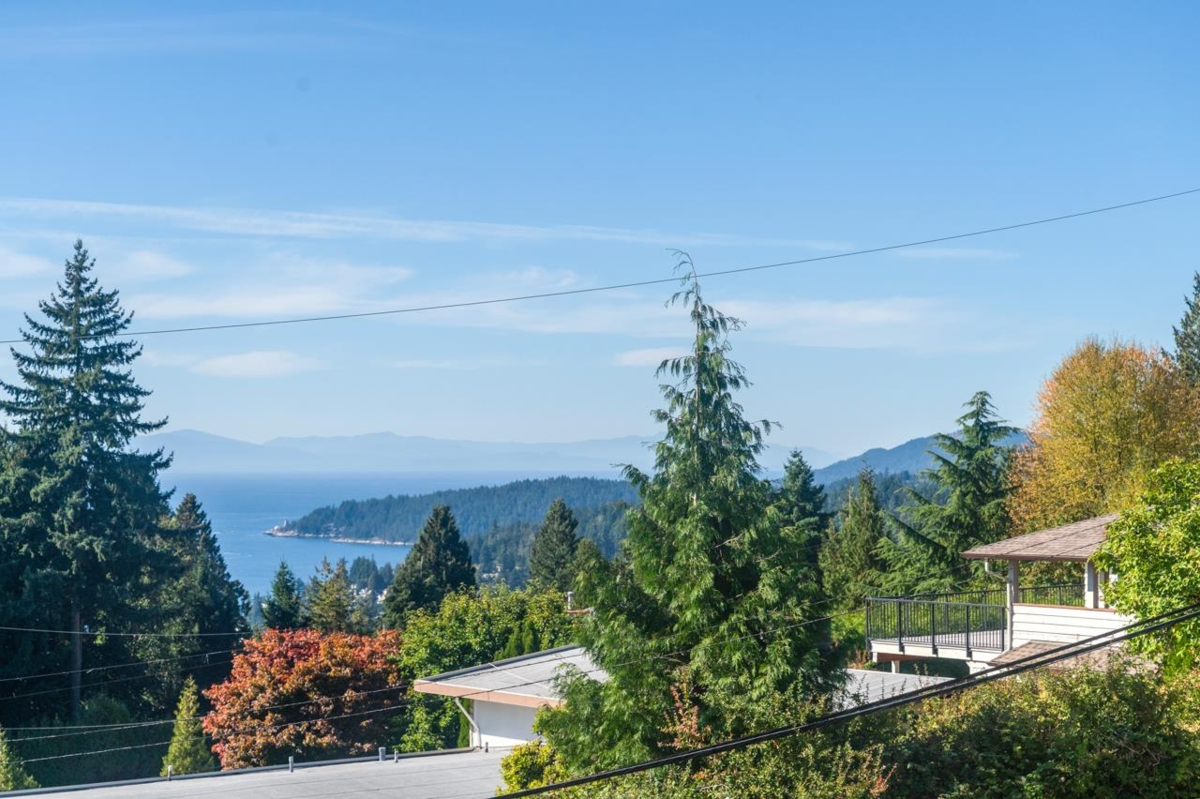 Backyard Photo of 1 2555 Skilift Road, West Vancouver, BC