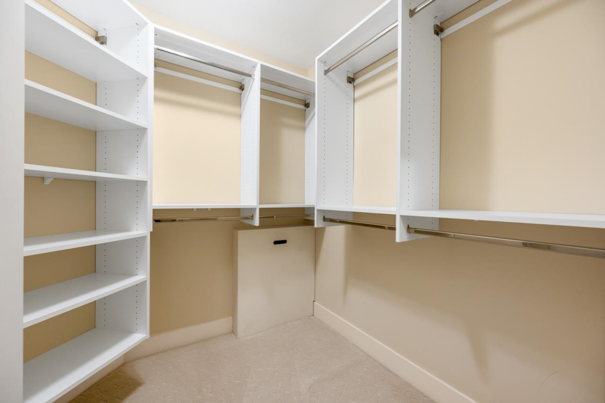 Basement Recreation Room Photo of 1 2555 Skilift Road, West Vancouver, BC