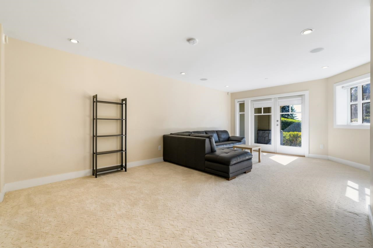 Bedroom 2 Photo of 1 2555 Skilift Road, West Vancouver, BC