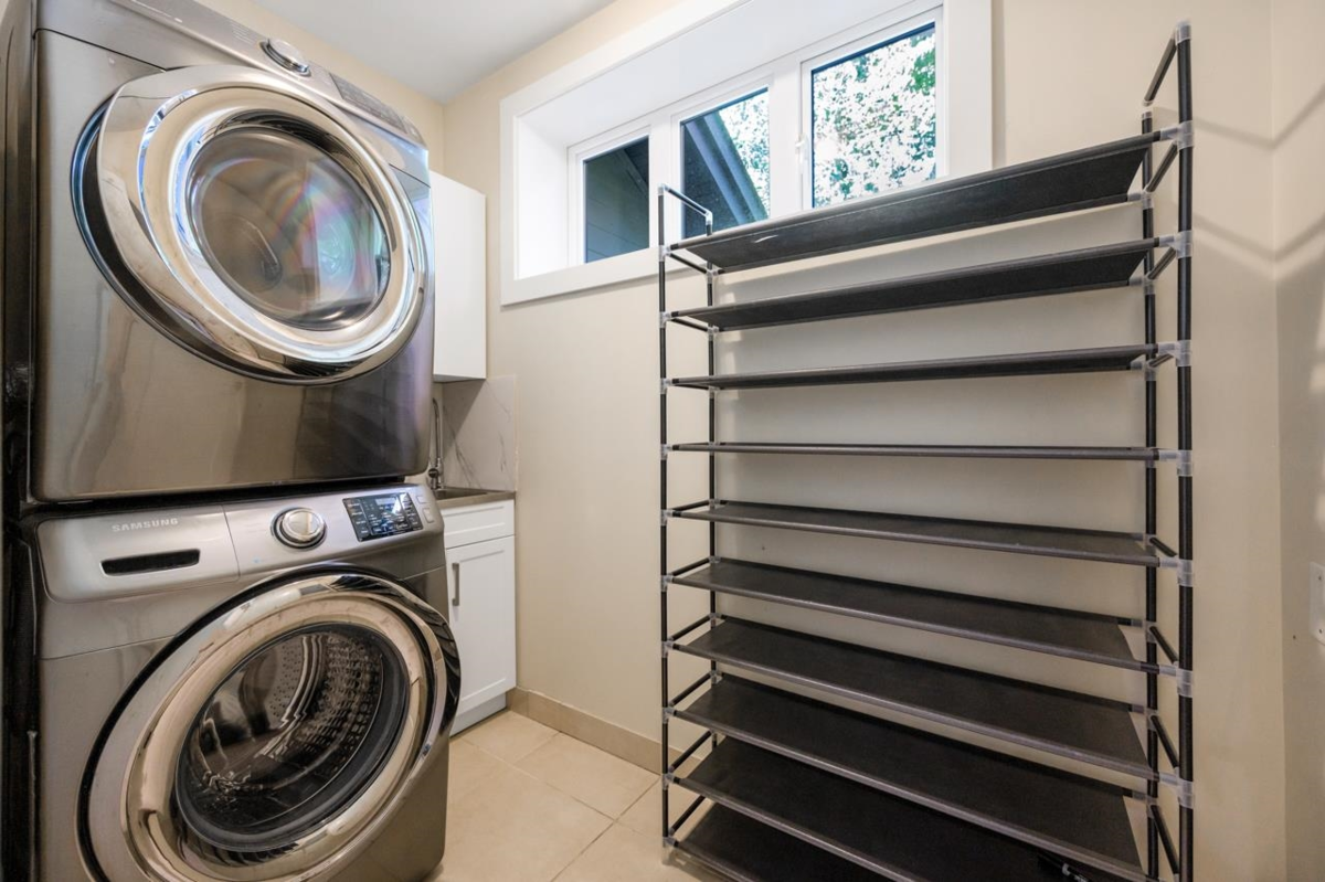 Bedroom 3 Photo of 1 2555 Skilift Road, West Vancouver, BC
