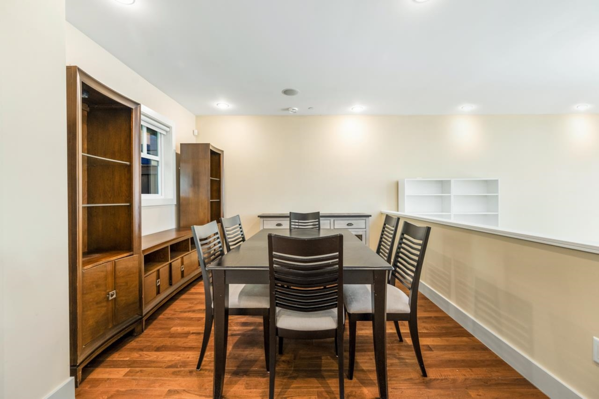 Breakfast Nook Photo of 1 2555 Skilift Road, West Vancouver, BC