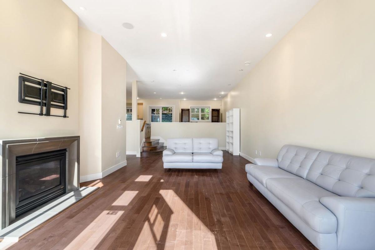 Dining Area Photo of 1 2555 Skilift Road, West Vancouver, BC