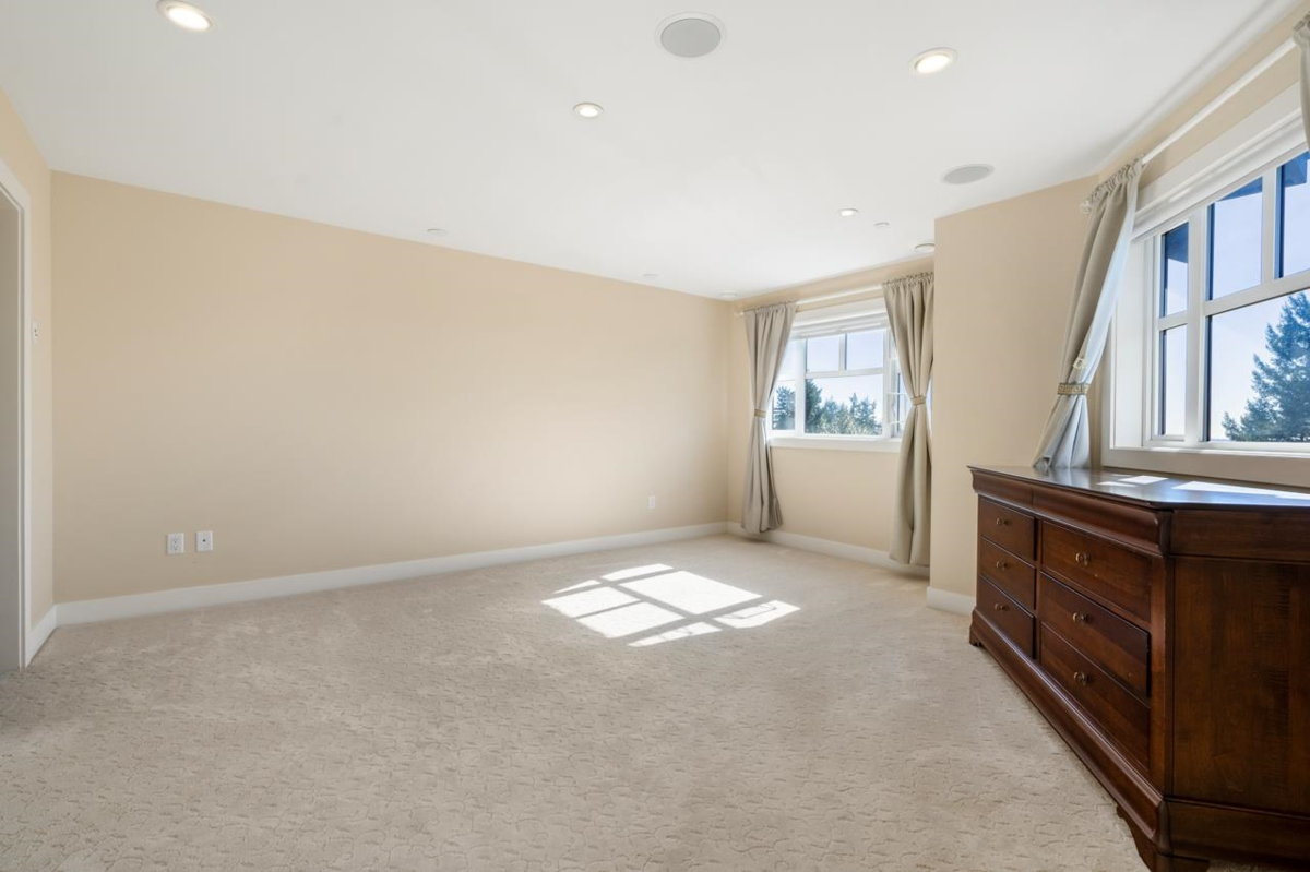 Entry Foyer Photo of 1 2555 Skilift Road, West Vancouver, BC