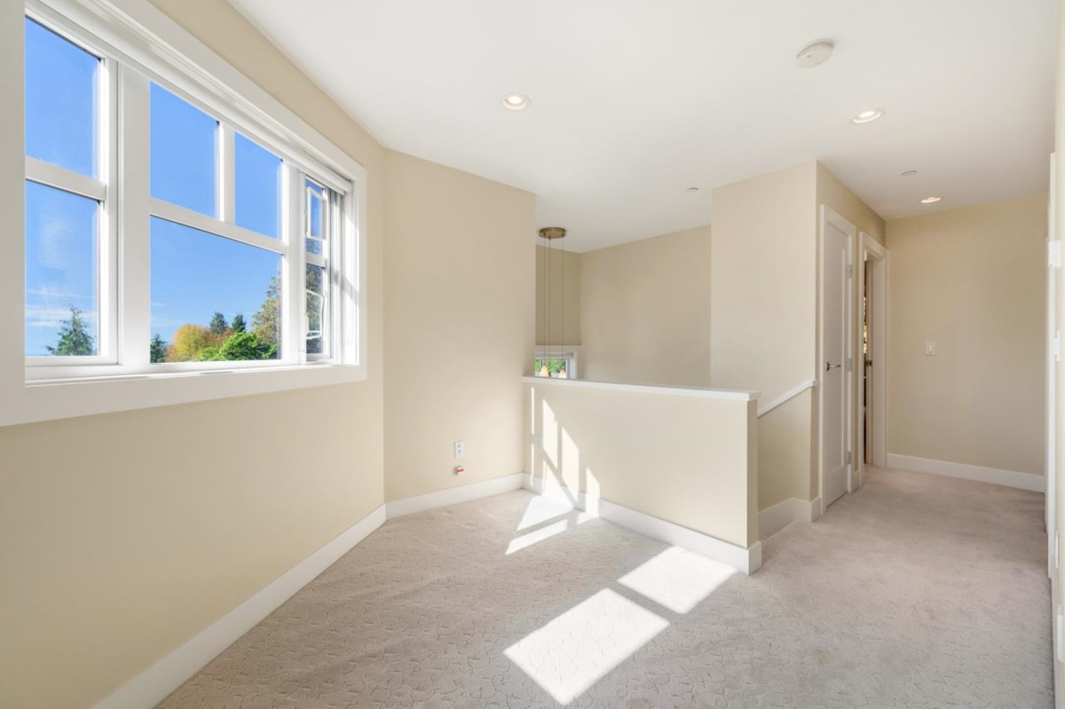 Loft / Bonus Room Photo of 1 2555 Skilift Road, West Vancouver, BC